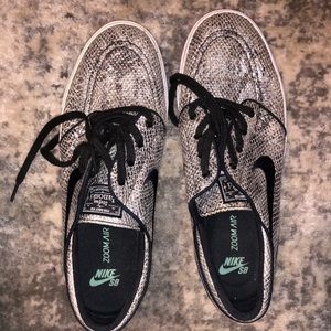nike zoom air skateboarding shoes size 10 men